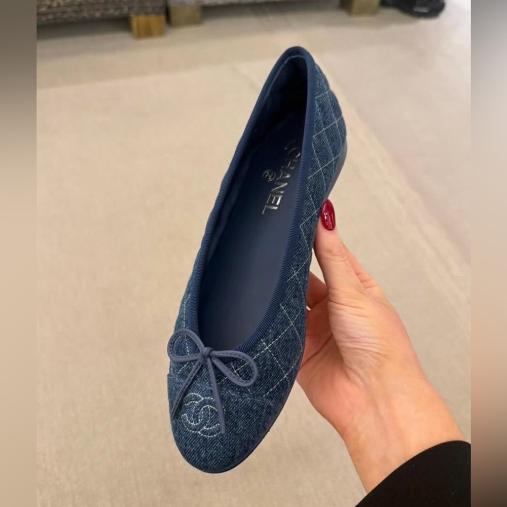 Chanel 26P Denim Quilted Ballet Flats | Size 37 - Picture 9 of 14